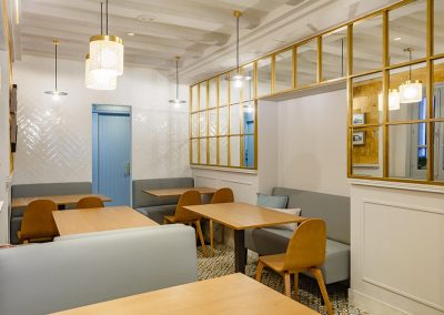Interiorismo Bar la Herrería diseño y decoración ambiente comedor