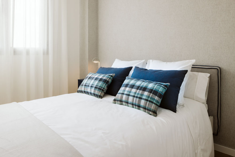 Proyecto de interiorismo Vivienda Bonald detalle almohadas Proyecto de interiorismo Vivienda Bonald detalle almohadas